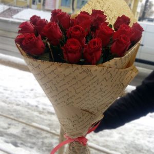 Букет красных роз маме фото