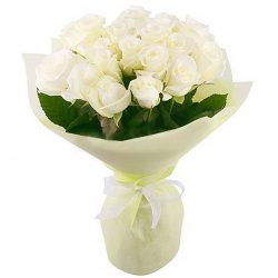 Фото товара 19 білих троянд