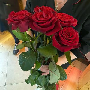 букет из 5 красных роз