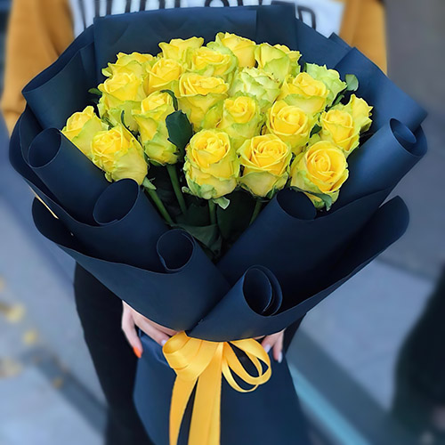 Фото товара Траурний букет жовтих троянд
