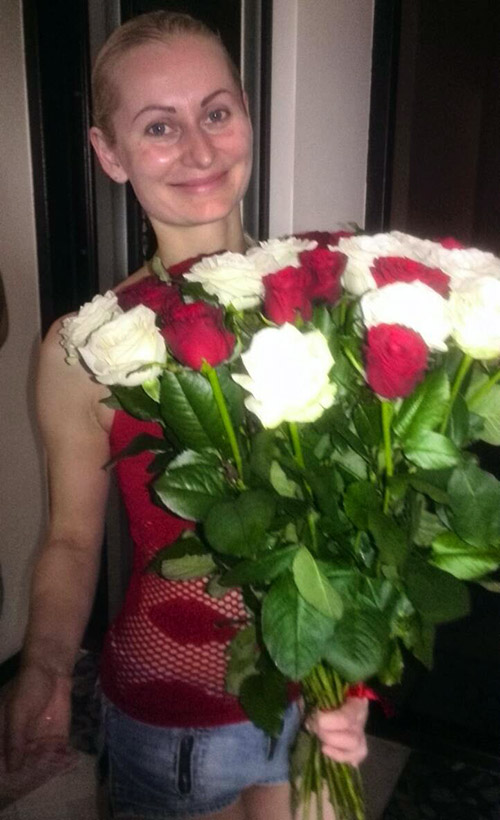 букет красных и белых роз в Виннице фото